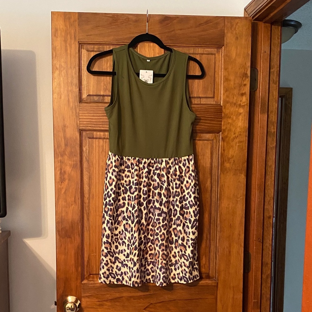 Elegant Olive and Leopard Print Women's Dress